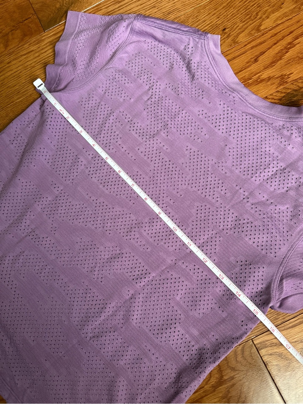 Lululemon train to be short sleeve shirt - Picture 4 of 4